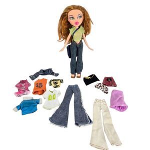 Vtg MGA Bratz‎ Doll Meygan Red Hair Green Eyes 2001 Lot Of 15 Purse Clothes Bag